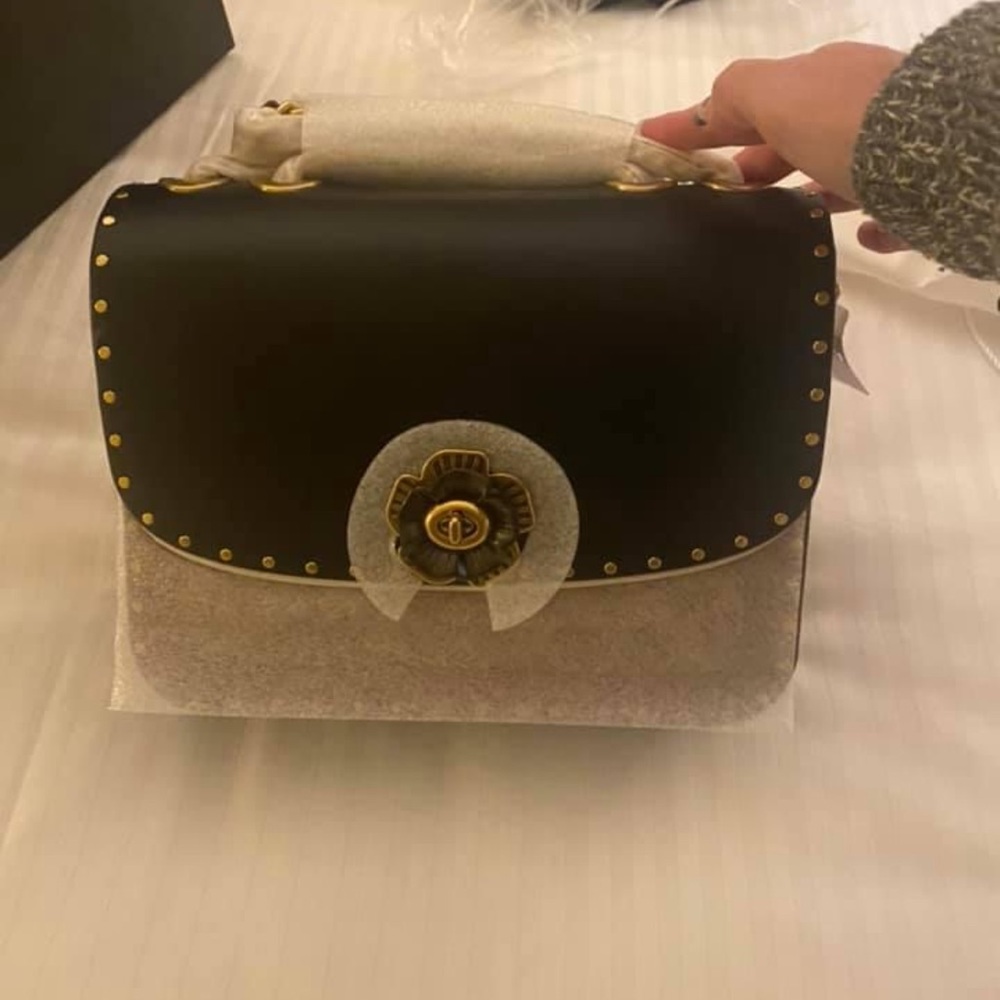 Unique and beautiful coach bag and bonus card holder!!! Only used one time! - Picture 5 of 10